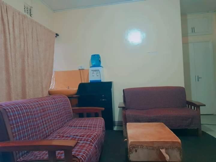 Pinkroses Gardens Hostel Nairobi Exterior foto